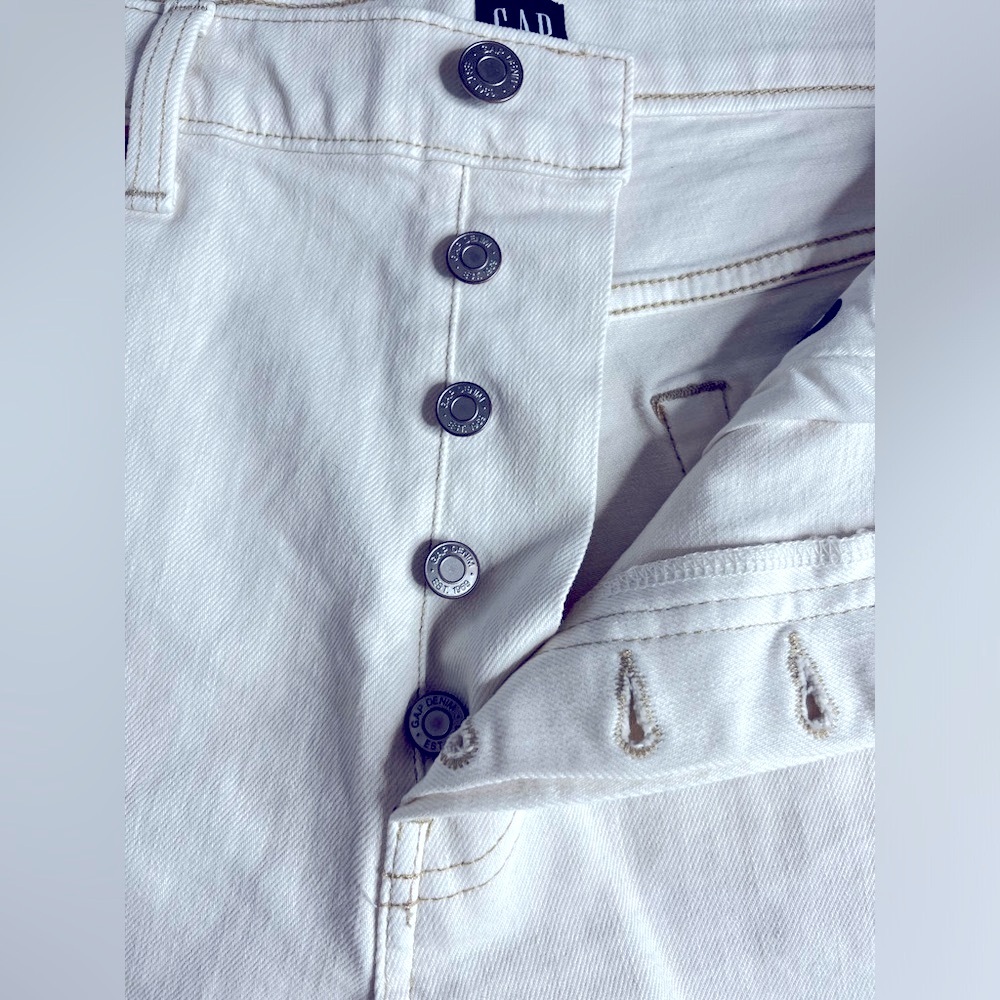 GAP Cheeky High Rise Denim Shorts Off White Cream Frayed Hem Size 10 - Picture 15 of 15